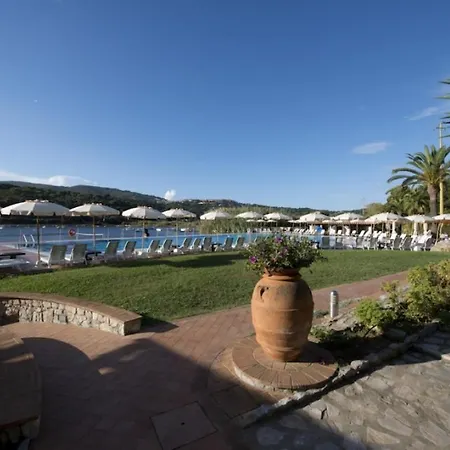 Sleeps 4 Pool Wifi T763933 דירה