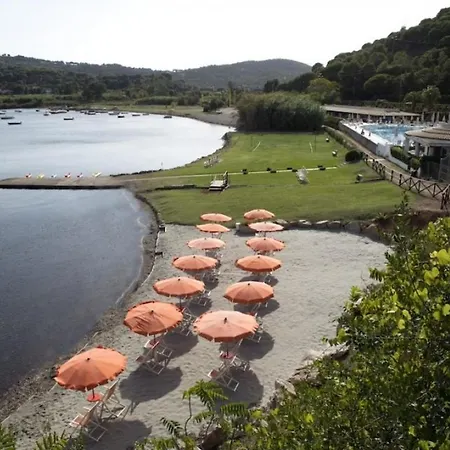 Sleeps 4 Pool Wifi T763933