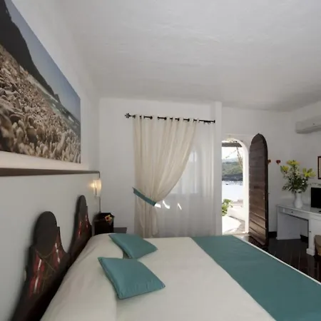 Sleeps 4 Pool Wifi T763933