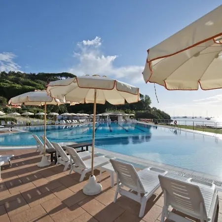 Sleeps 4 Pool Wifi T763933 Διαμέρισμα *