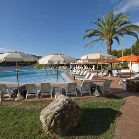 Διαμέρισμα Sleeps 4 Pool Wifi T763933 *