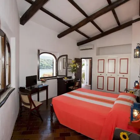 Sleeps 4 Pool Wifi T763933